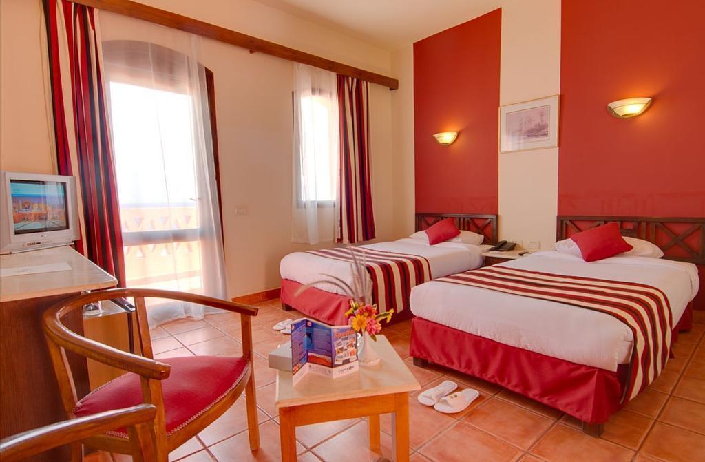 Jaz Neo Reef Marsa Hotel Coraya Bay Exterior photo