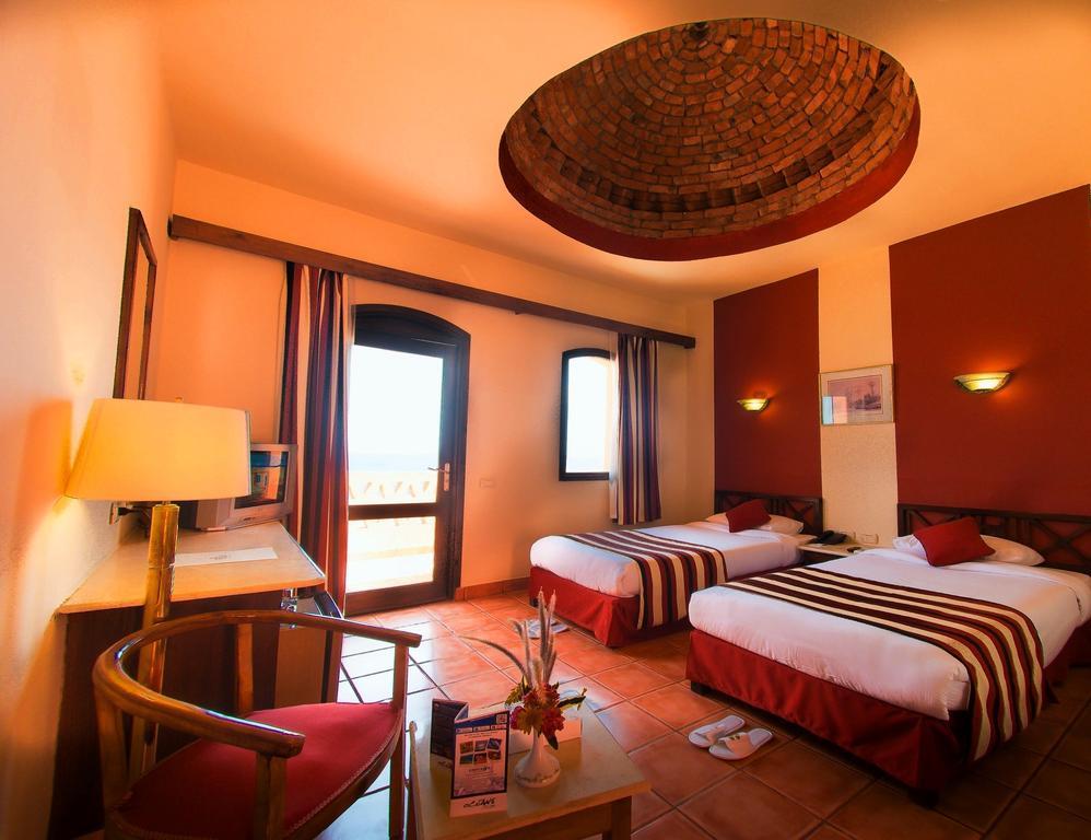 Jaz Neo Reef Marsa Hotel Coraya Bay Exterior photo