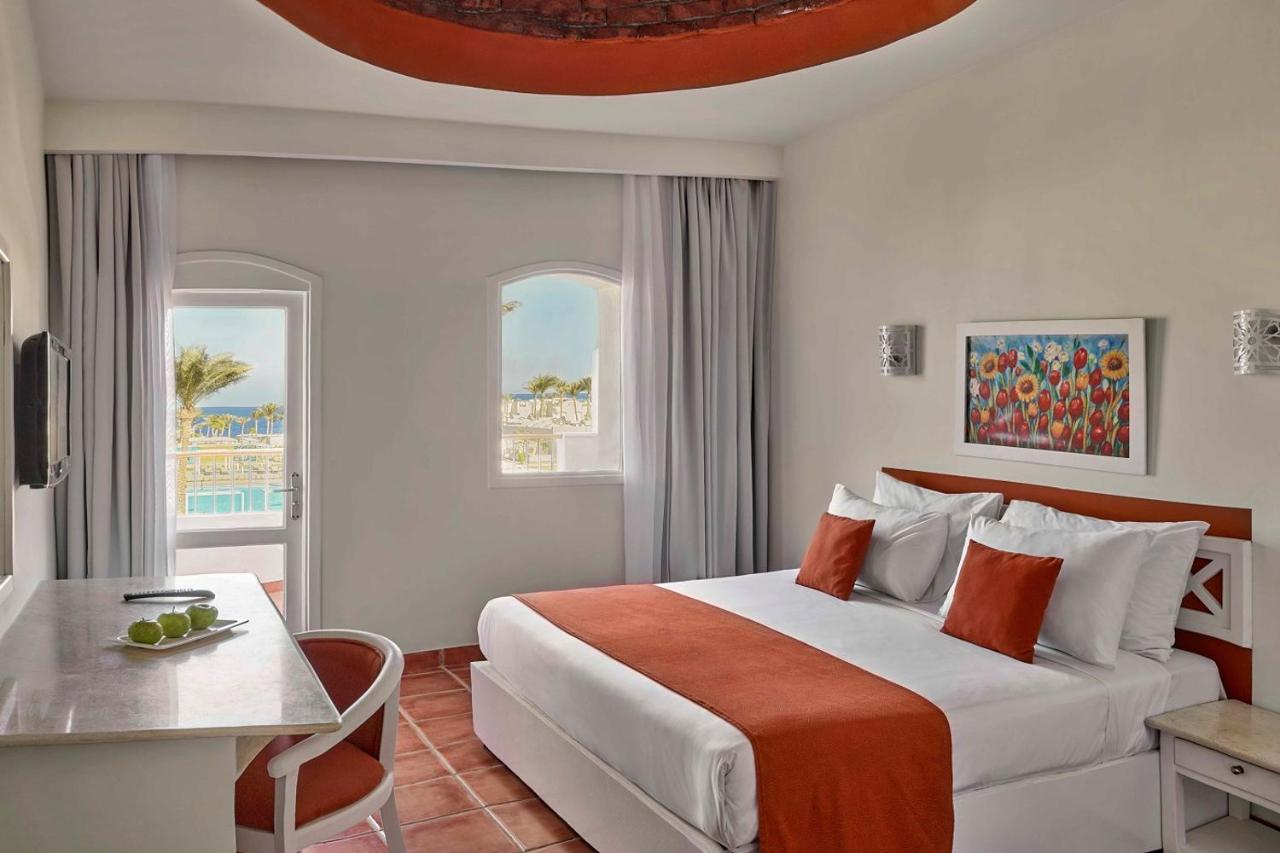 Jaz Neo Reef Marsa Hotel Coraya Bay Exterior photo