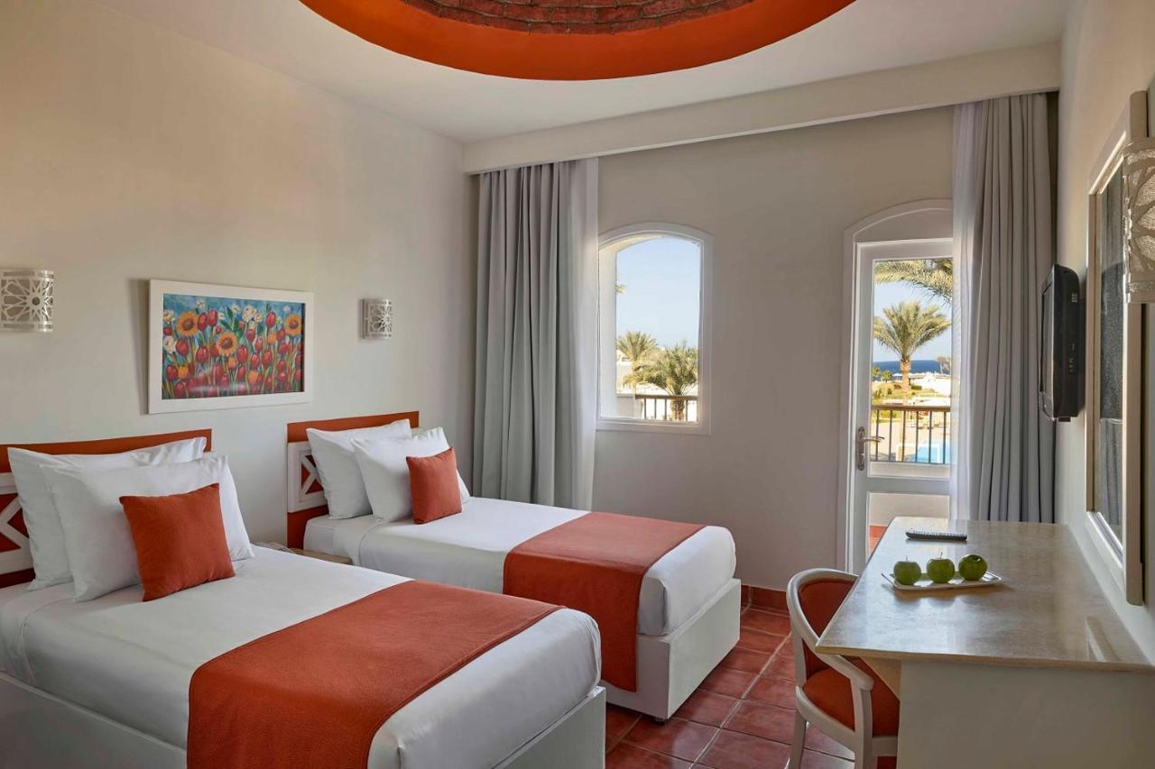 Jaz Neo Reef Marsa Hotel Coraya Bay Exterior photo
